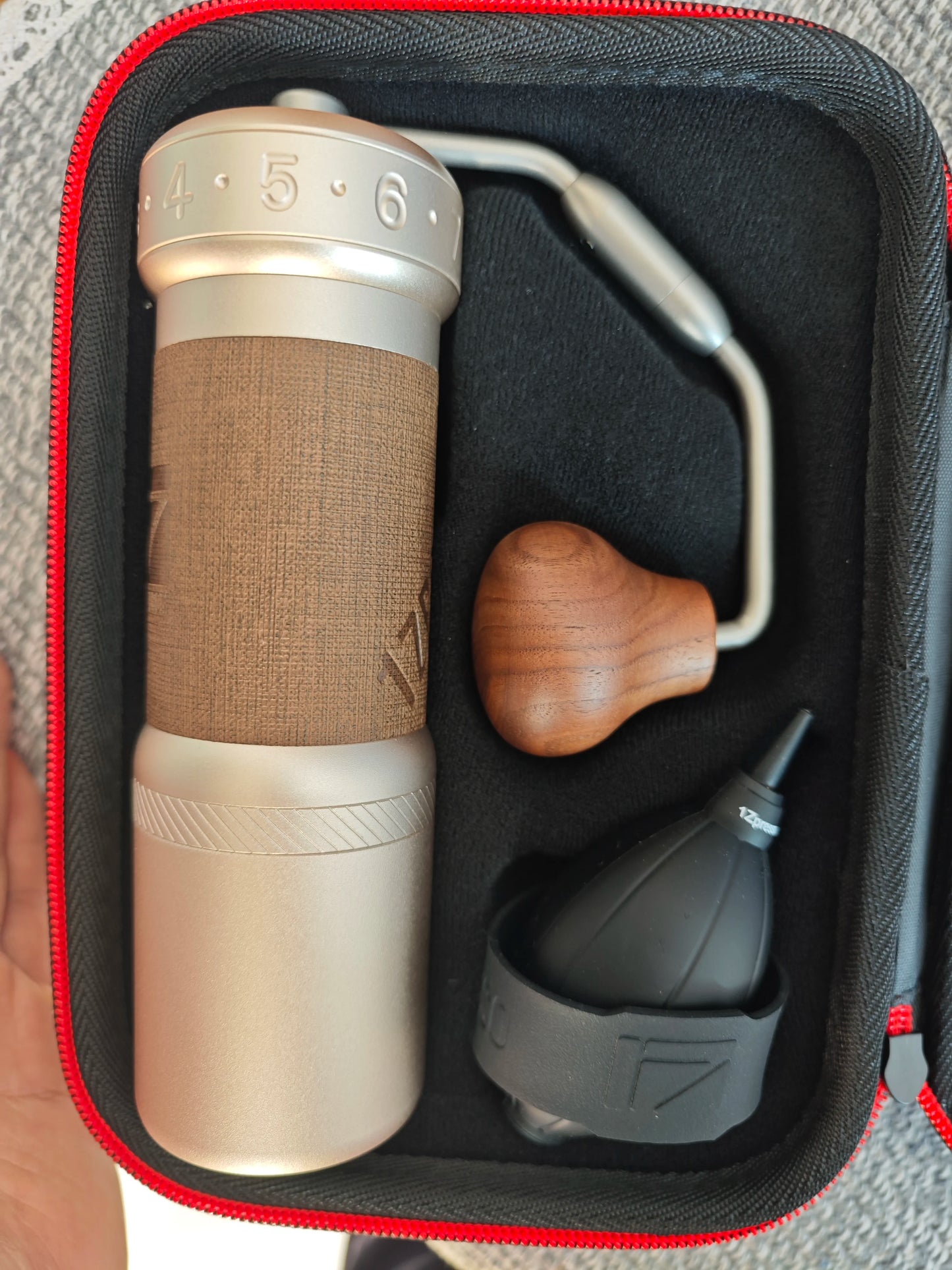 1Zpresso Kultra Portable Manual Coffee Grinder