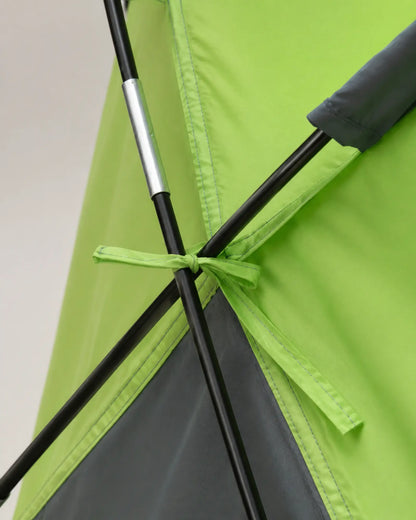 Close-up of the fiberglass pole joint and green fabric tie