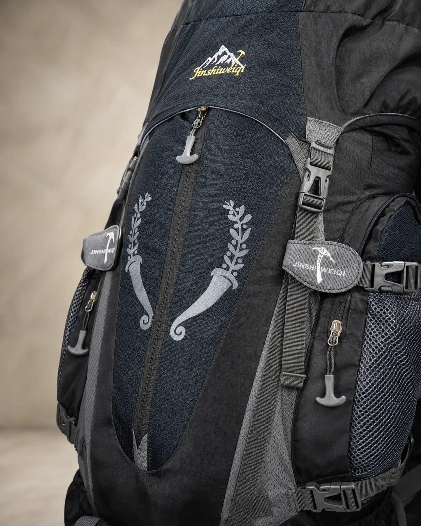 Black Jinshiweiqi hiking backpack fabric zipper buckle and mesh pocket detail